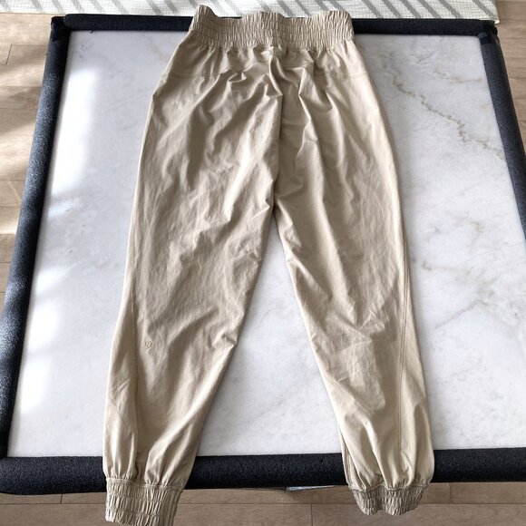 Lululemon Sun Setter High Rise Jogger / pants (Trench) beige / tan lightweight - Picture 5 of 7